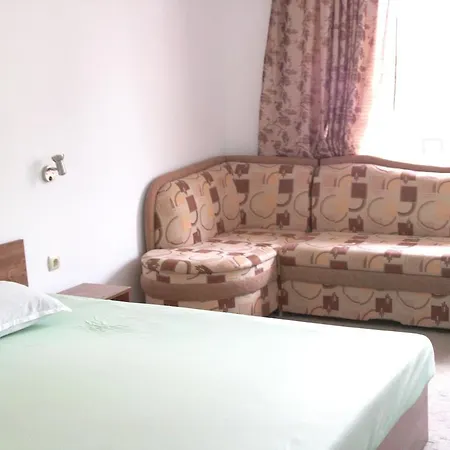 Neven Hotel 2*